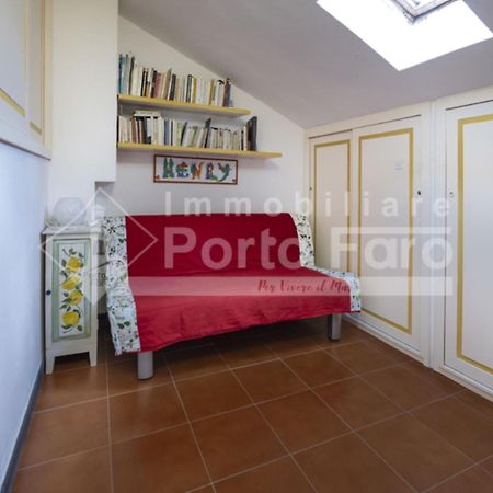 Vila 12 Centro - Trilocale Vista Mare Sul Faro Di Porto Faro Palau Exteriér fotografie